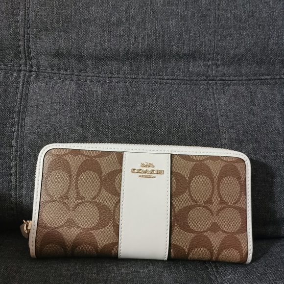 Coach wallet